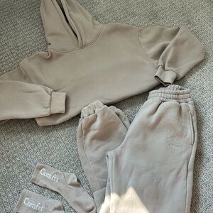Comfrt Women’s Sweatsuit Set - Bark
